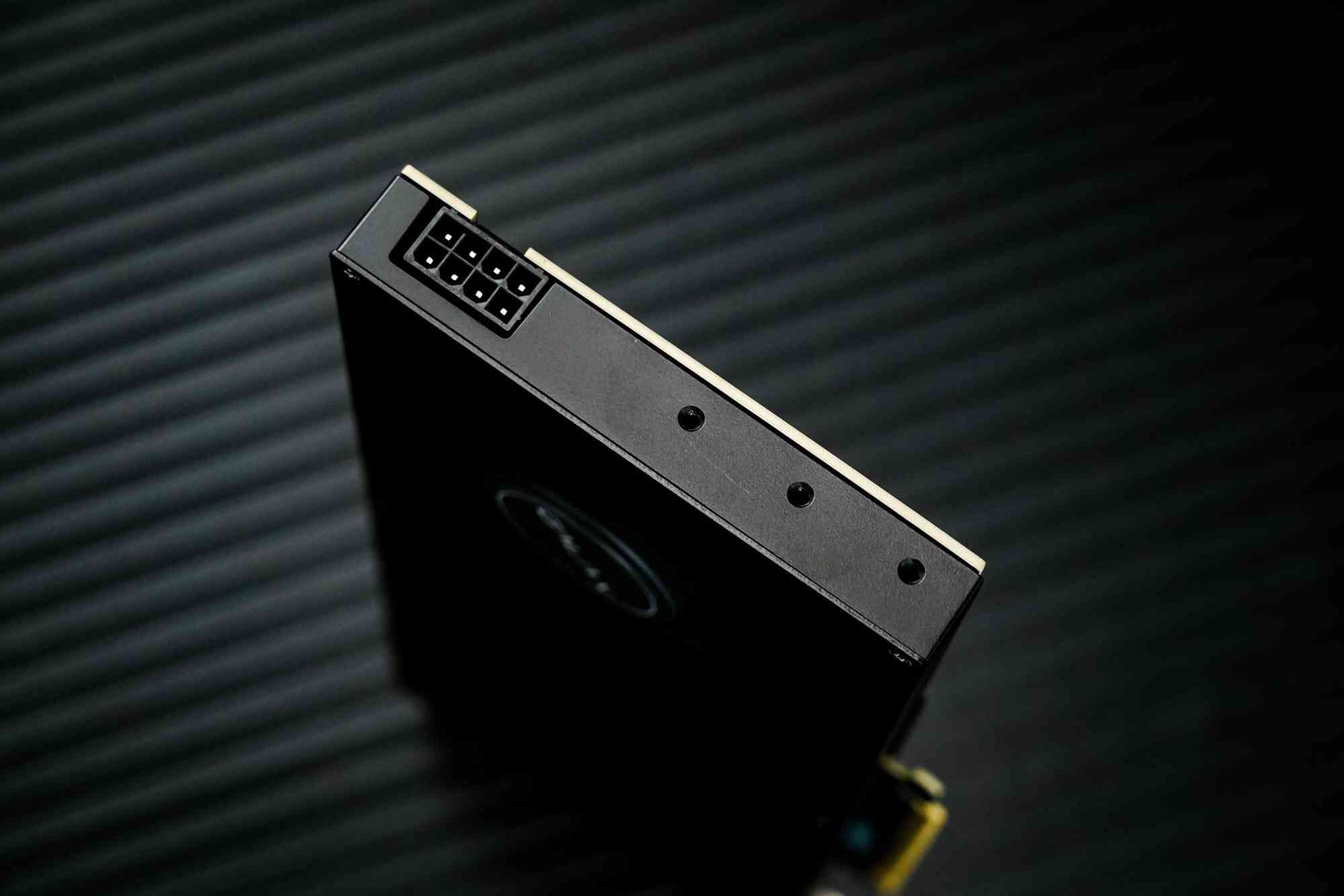 影驰显卡怎么样 影驰GeForce RTX 5060 Ti 无双MAX显卡评测 厚度20mm 巧夺天工！