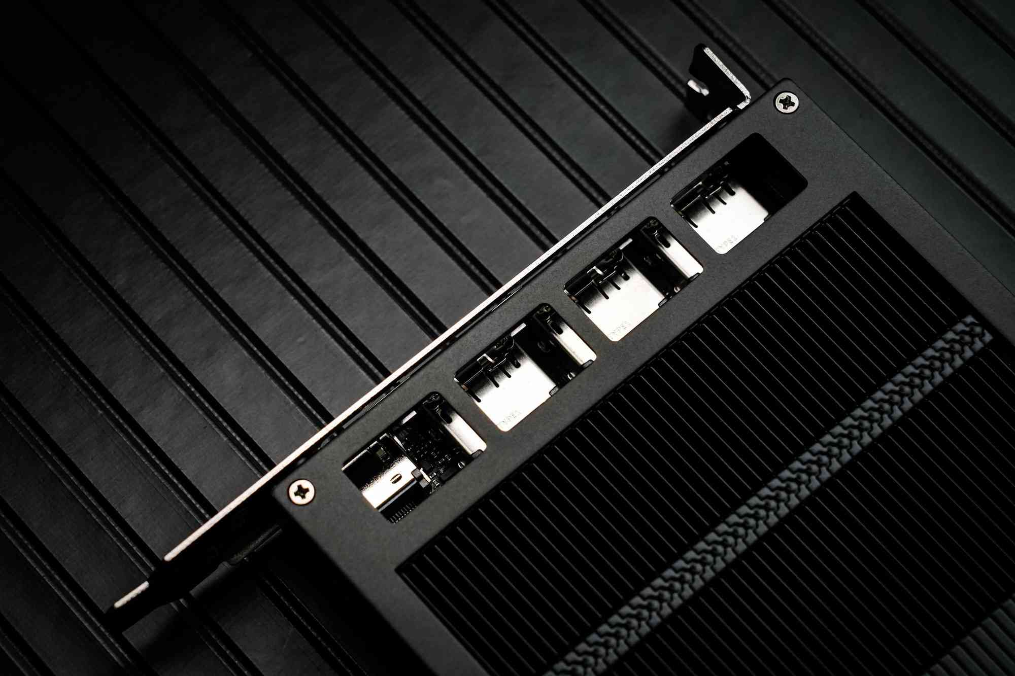 影驰显卡怎么样 影驰GeForce RTX 5060 Ti 无双MAX显卡评测 厚度20mm 巧夺天工！