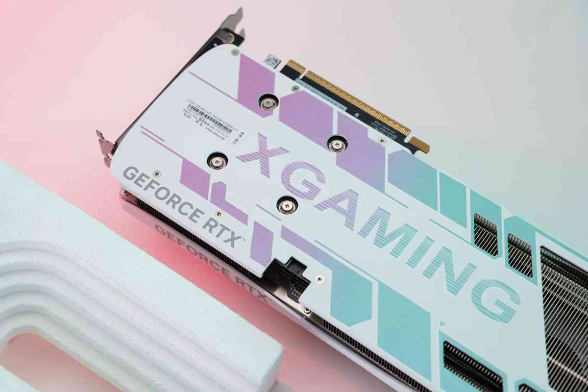 索泰RTX 5060 XGAMING OC显卡全面评测：颜值与性能的双重盛宴