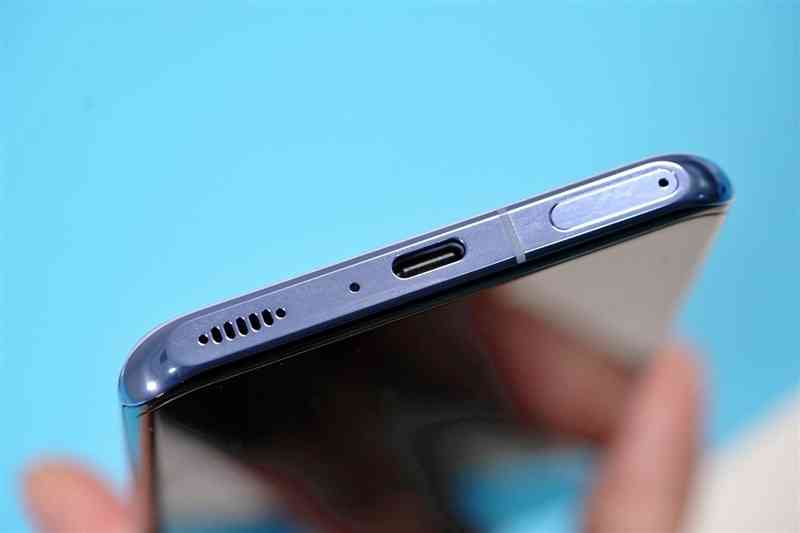 小米手机怎么样 首款骁龙888手机咋样？小米11深度评测：无遗憾的顶级水桶机