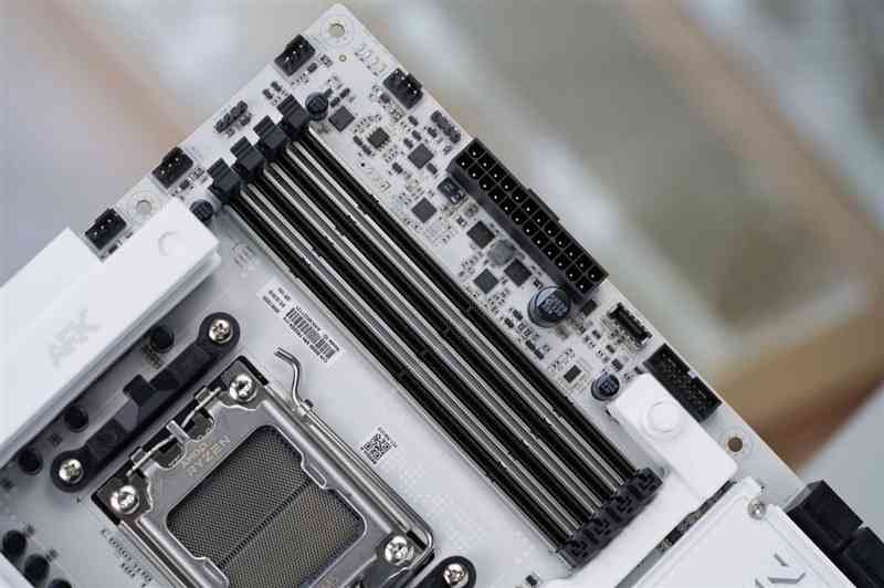 七彩虹主板怎么样 全面赶超一线品牌！七彩虹CVN B850 ARK FROZEN v14方舟主板评测