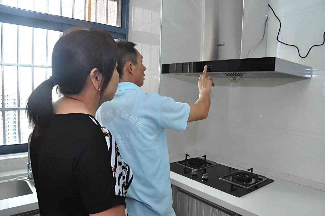 华帝油烟机质量怎么样 抽油烟机哪个品牌好华帝，老板还是方太对比一下,结果一目了然!