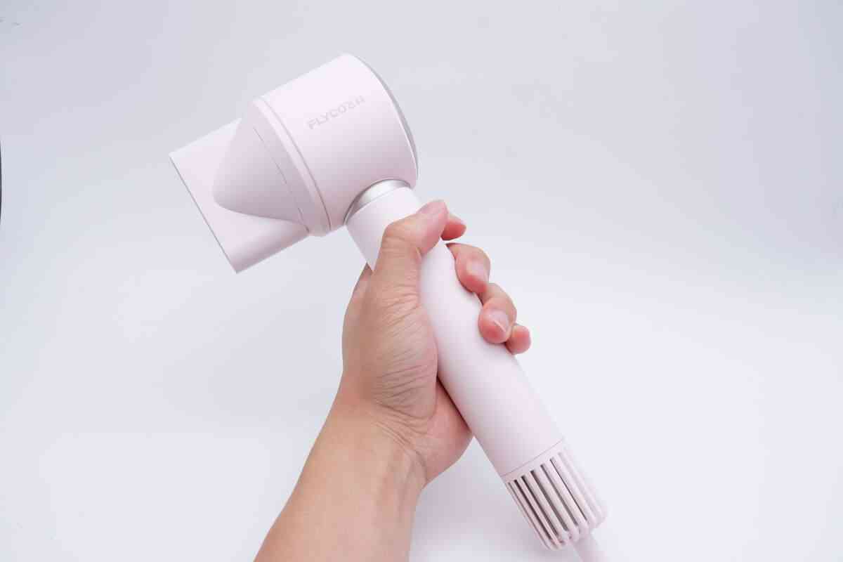 飞科高速吹风机深度评测：200元档无刷电机神器值不值得入手？