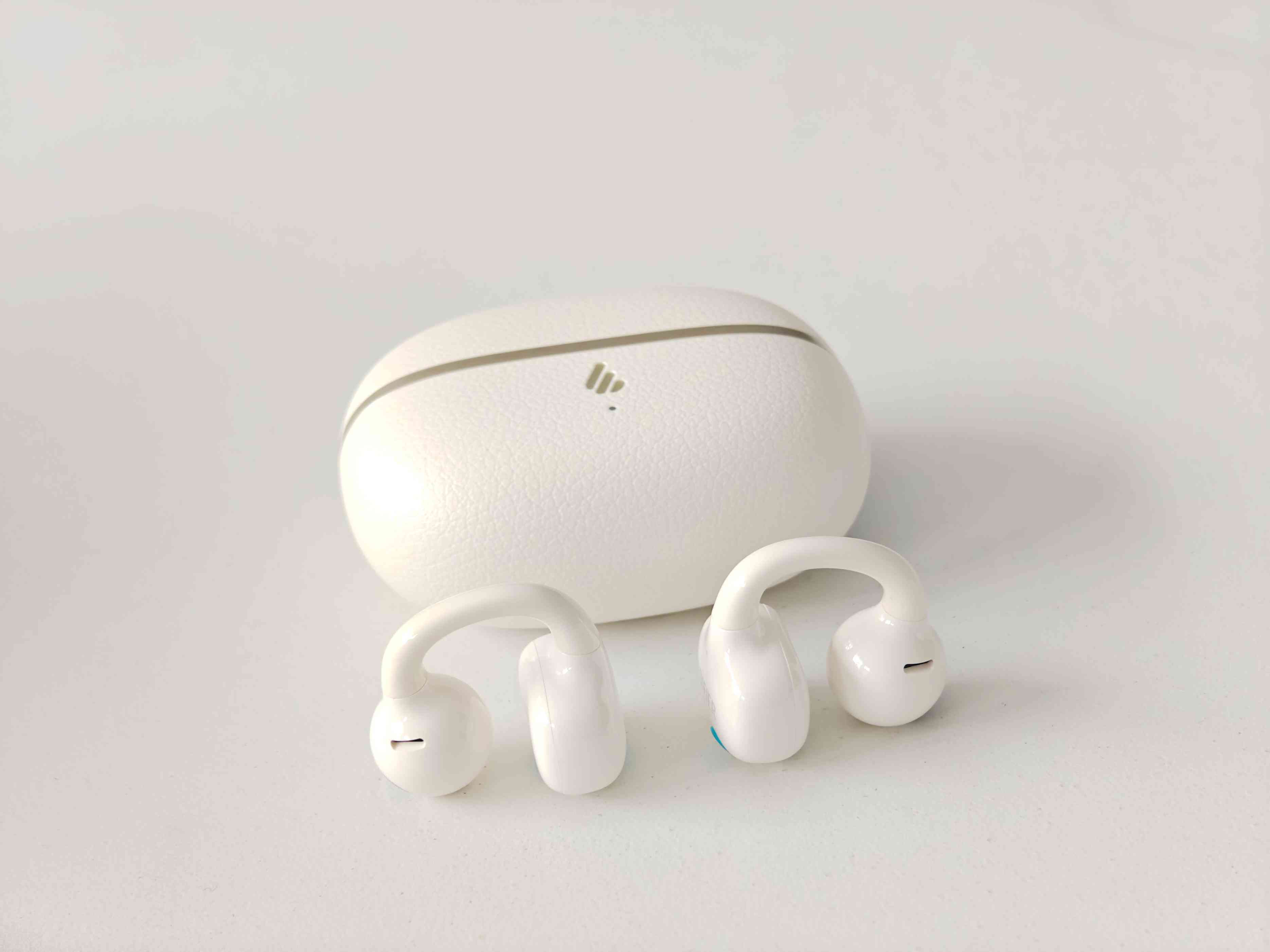 漫步者FitClip Ultra耳夹式蓝牙耳机深度评测：无感佩戴与旗舰音质的完美融合