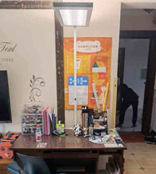 惠普灯具深度评测：高价“大路灯”是护眼神器还是营销噱头？