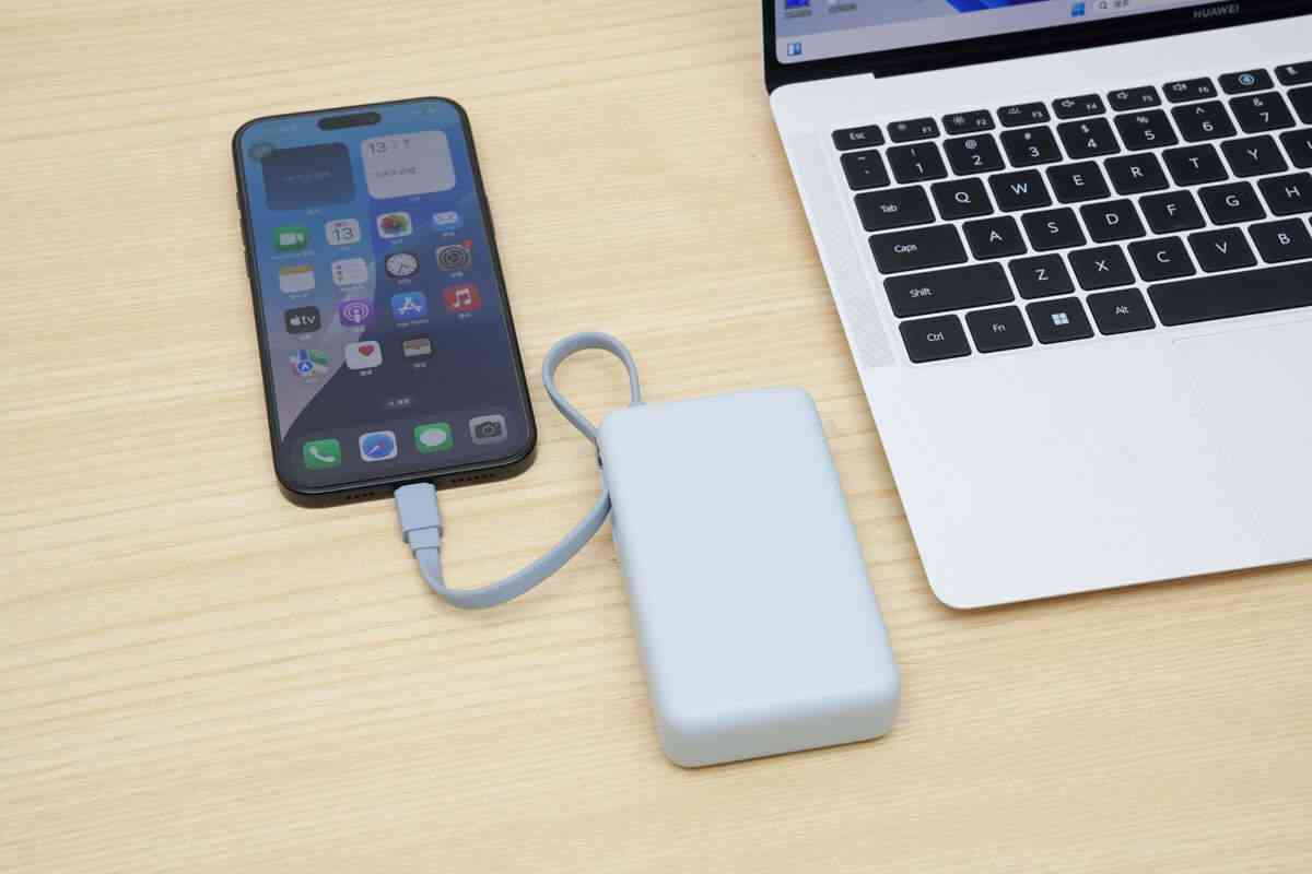 小米充电宝怎么样 差旅党必入，自带线+67W澎湃秒充，小米67W自带线充电宝评测