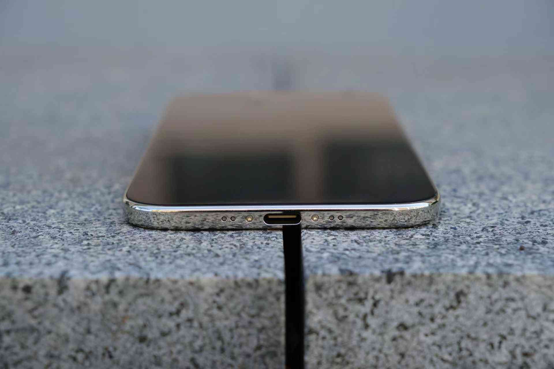 苹果air怎么样 极致轻薄！iPhone Air评测：手感绝了，影像减配也能打