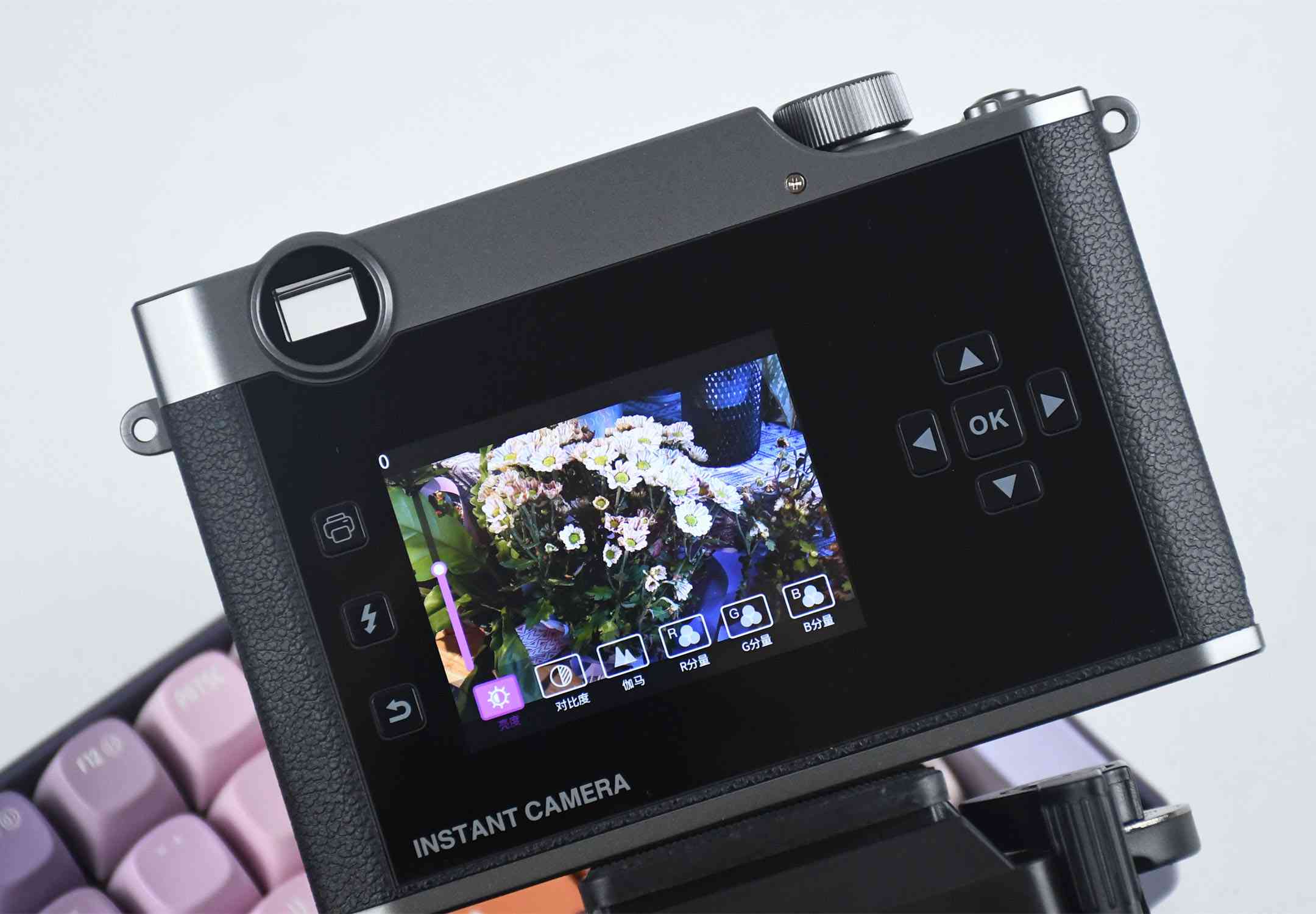 汉印打印机怎么样 不用墨水也能打印？采用“复古外观”的照片打印机：汉印Z3评测