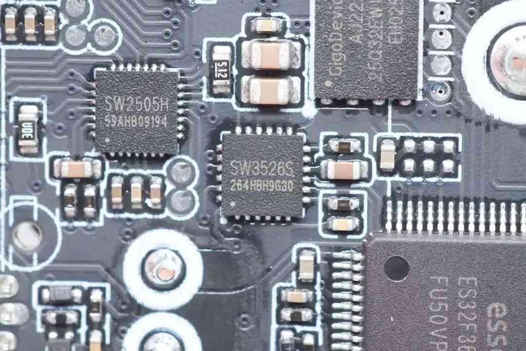 安克充电宝怎么样 数显充电宝选购指南！安克热门款拆解，这些芯片决定你的充电体验