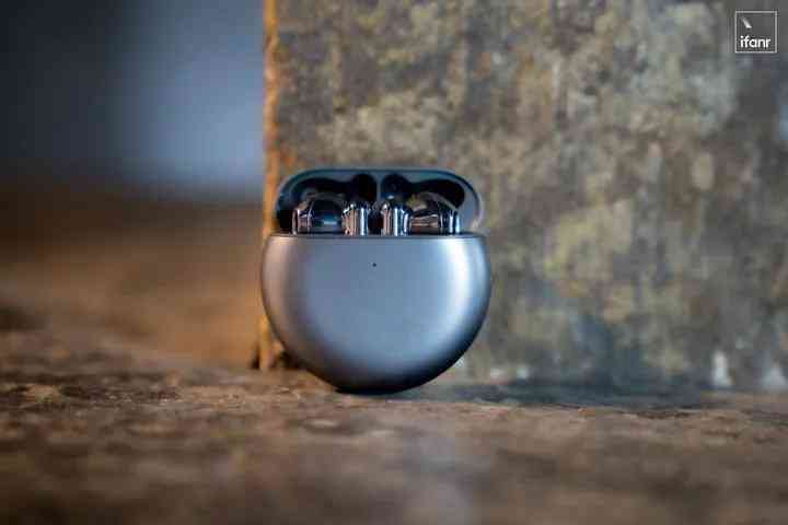 蓝牙耳机怎么样 横评 5 款真无线耳机，我们有必要顺着手机品牌买耳机吗？