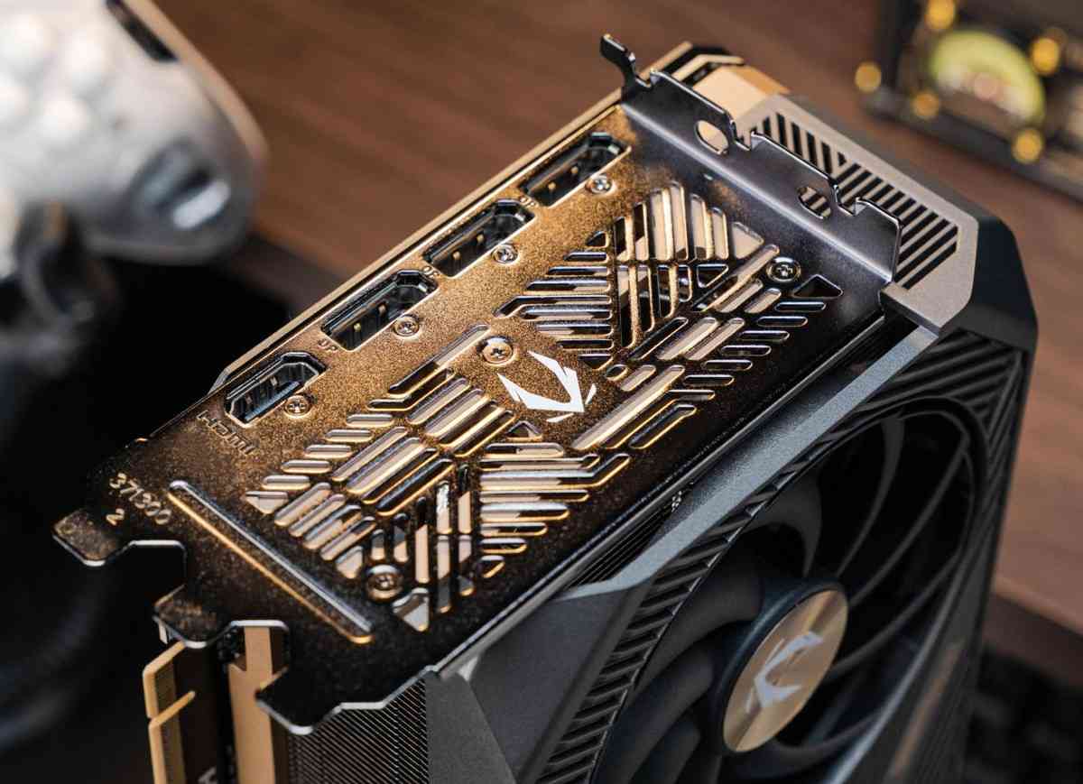 索泰RTX 5090 D 32GB SOLID OC显卡深度评测：旗舰性能新标杆