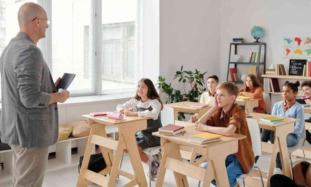 程序员工资现状解析：互联网行业人才流动频繁，薪资涨幅真相与坚守难题