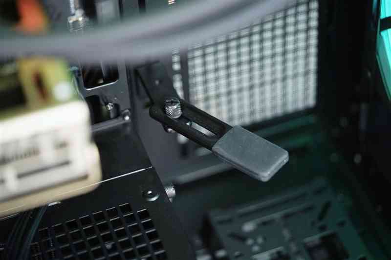 微星机箱怎么样？微星MPG VELOX 300R AIRFLOW PZ刀锋装机评测：散热强大，满足你对大机箱的最苛刻需求