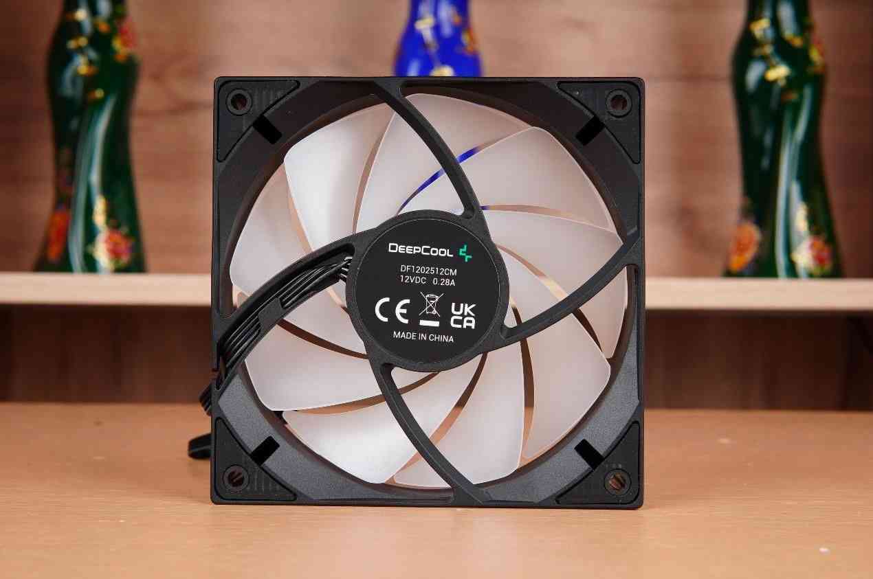 玄冰400怎么样 百元王者回归？九州风神玄冰400幻彩V5性能实测