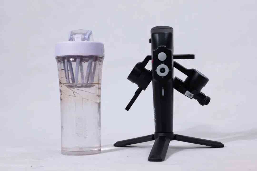 魔爪稳定器怎么样 不测不知道，魔爪MINI-P三合一稳定器，居然这么好用