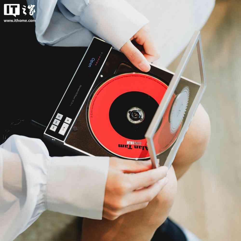 山灵播放器怎么样 山灵EC Zero AKM便携式CD播放器发布，支持无损抓轨