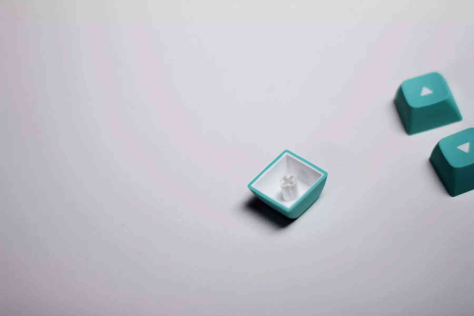 樱桃红轴怎么样 CHERRY 玉轴（ERGO CLEAR）到底怎么样？KC 200搭配新轴体首发评测